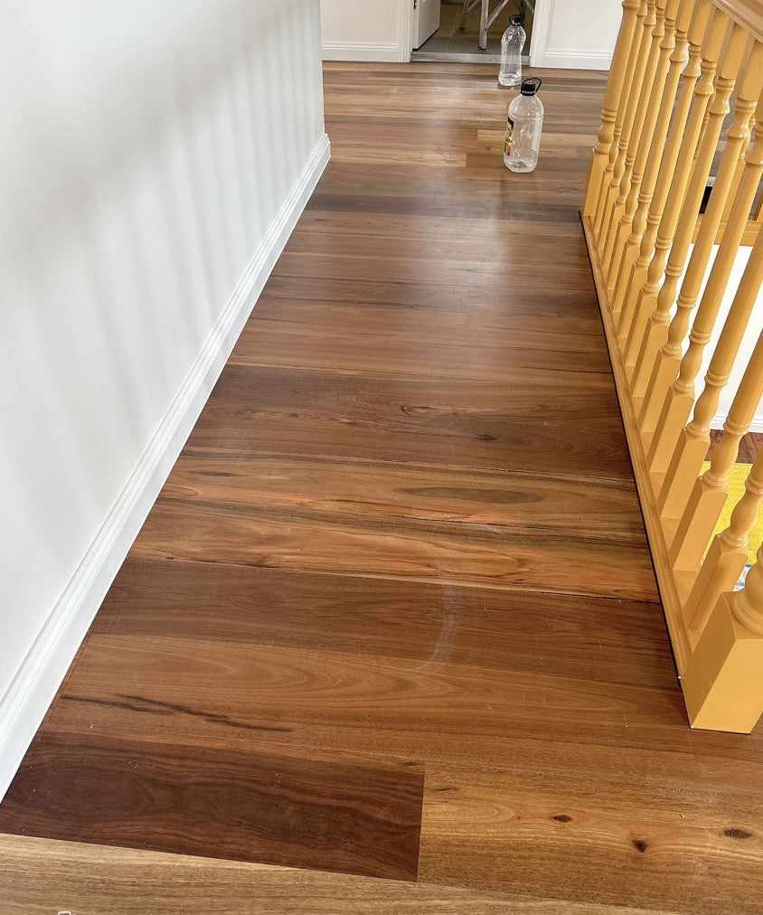 Close-up of Spotted Gum Rustic Australian Hardwood 14/3mm in Spotted Gum colour warm tone timber flooring sample