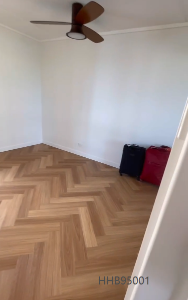 Natural Blackbutt SPC Herringbone 9.5mm