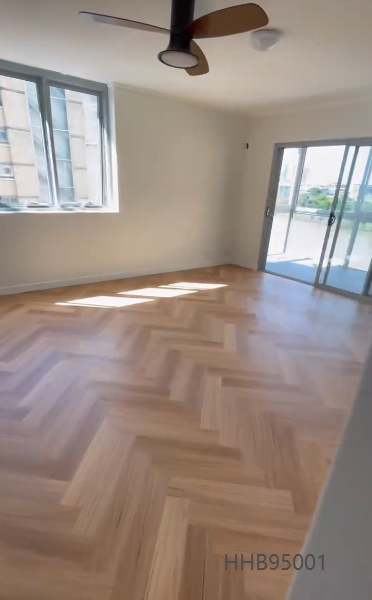 Natural Blackbutt SPC Herringbone 9.5mm