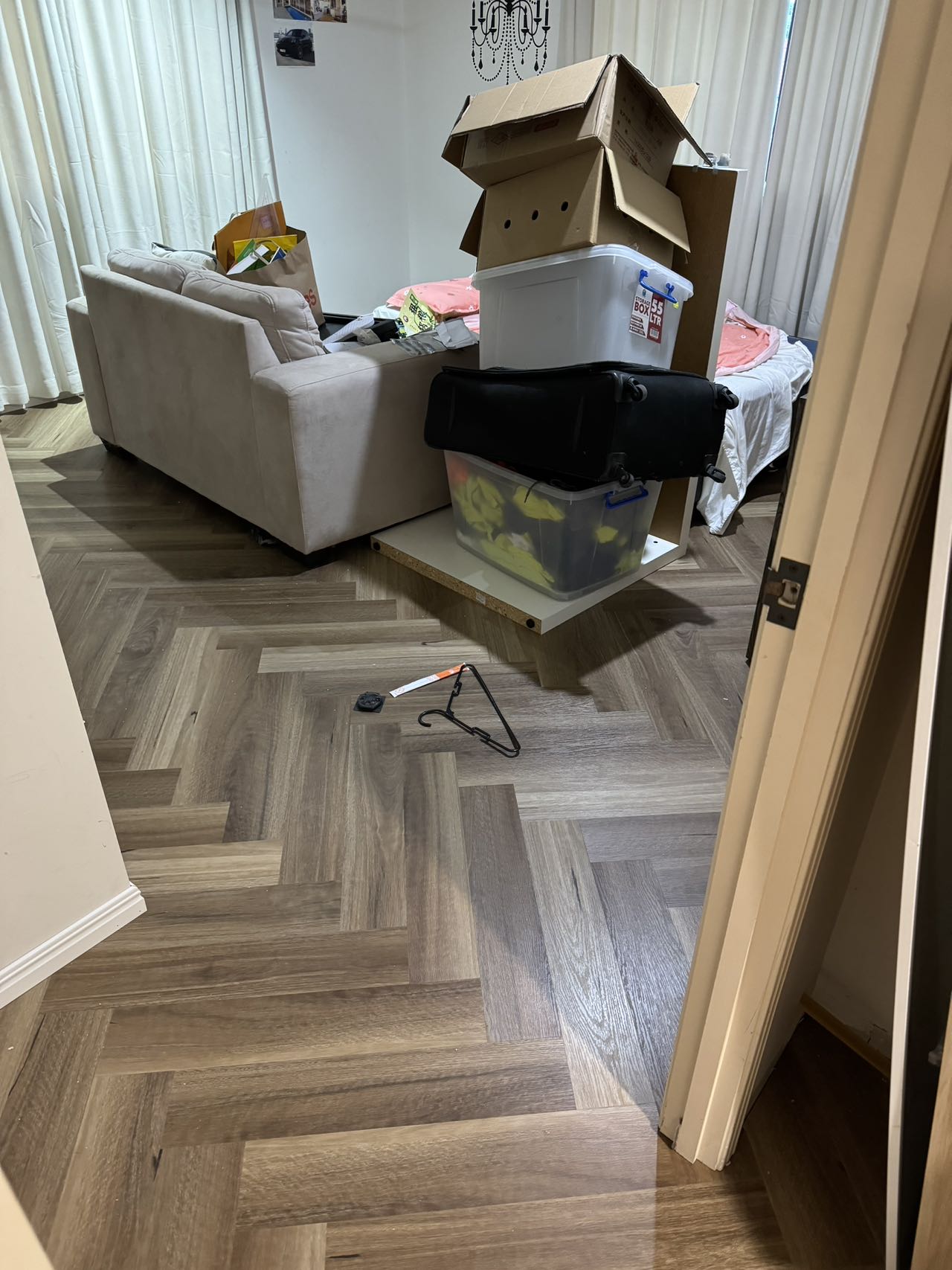 Natural Spotted Gum SPC Herringbone 9.5mm