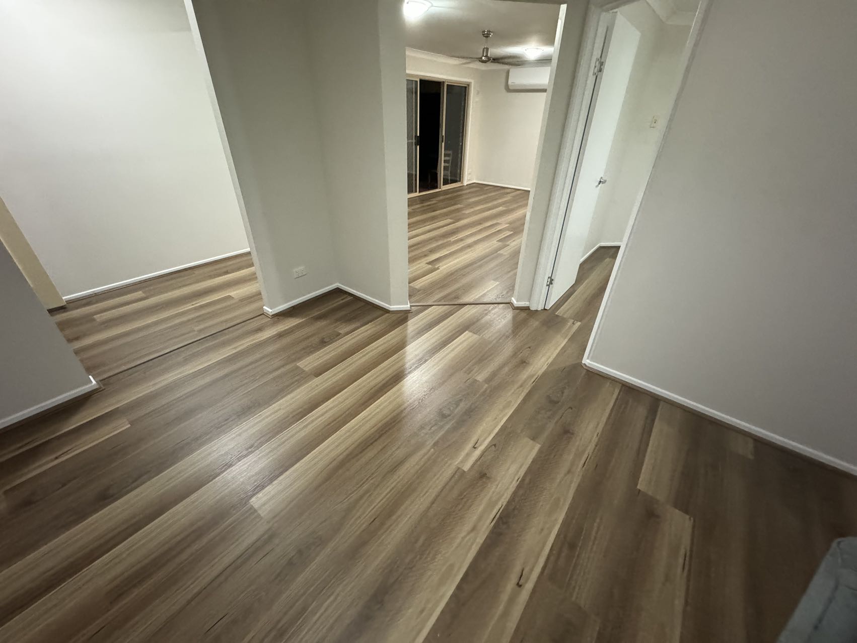 Natural Spotted Gum SPC Hybrid Floorboards 7.5+2mm