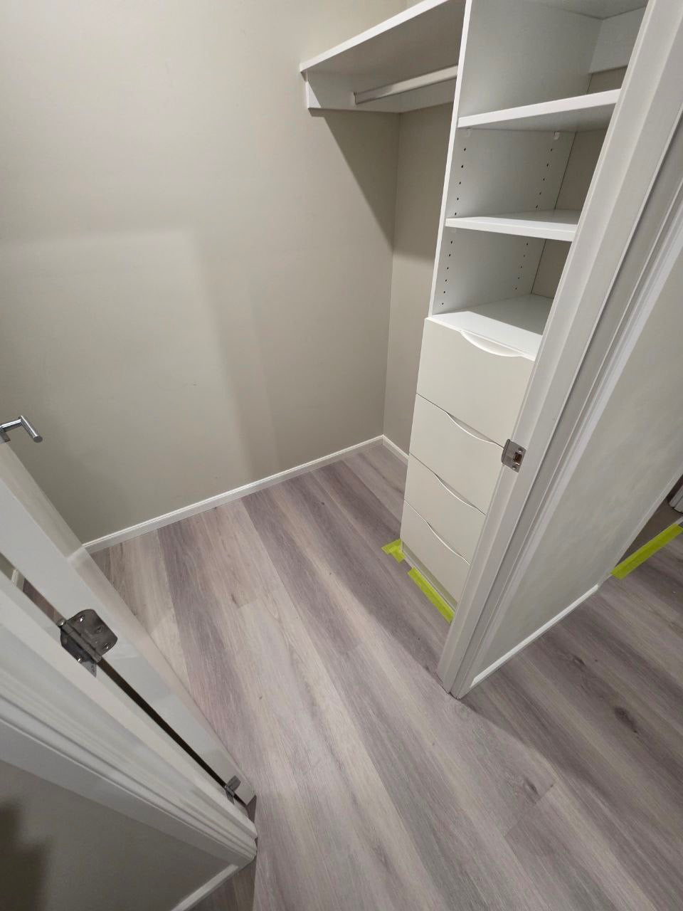 Installed room view of Snow Grey SPC 9.5mm SPC hybrid flooring sample