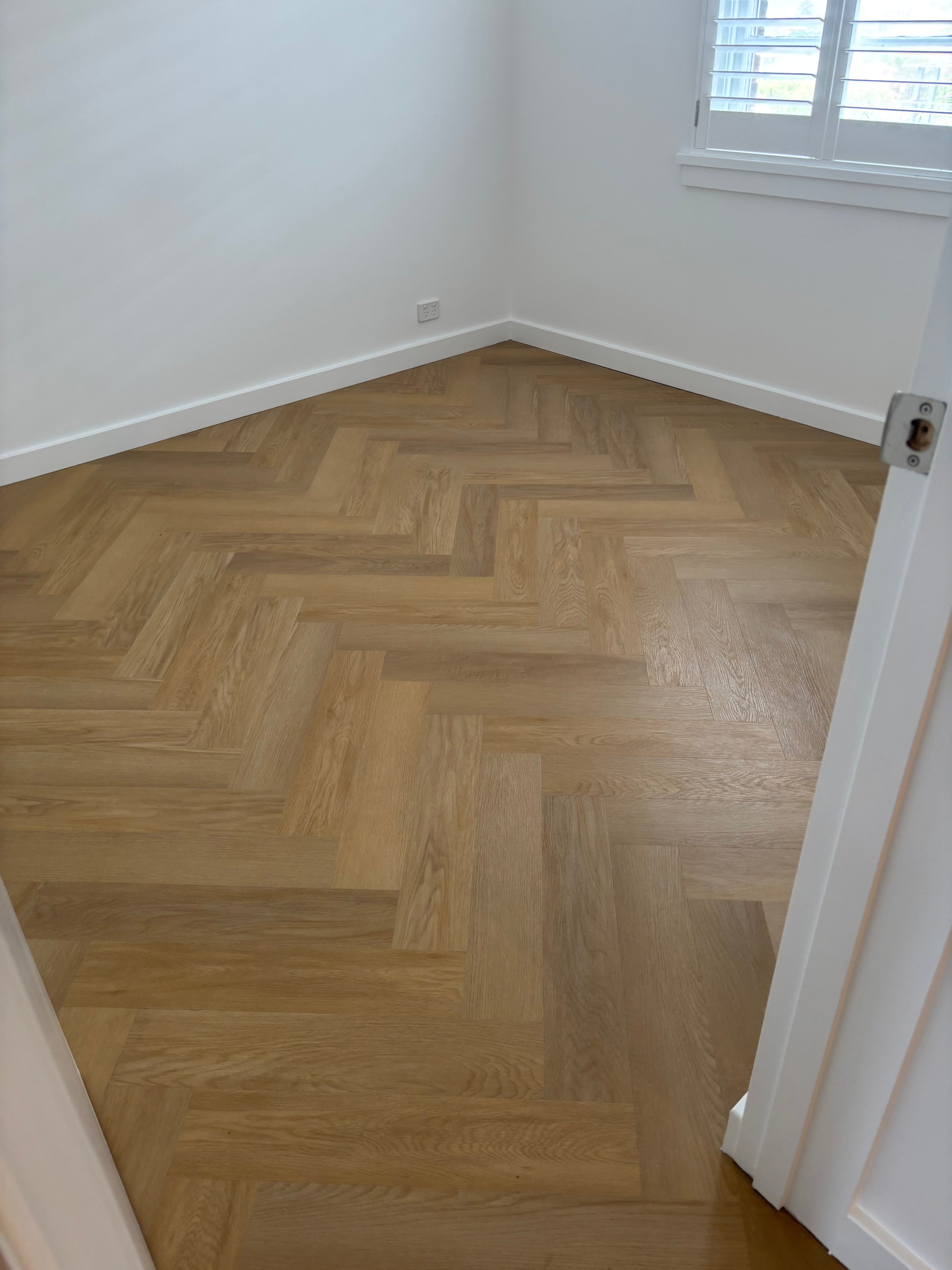 French Oak SPC Herringbone 9.5mm
